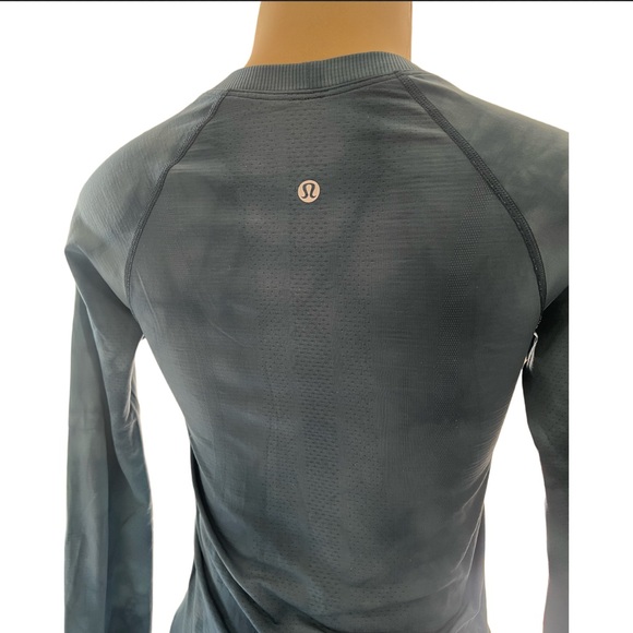 Lululemon Blue swiftly tech long sleeve size 4⭐️ - Picture 5 of 13